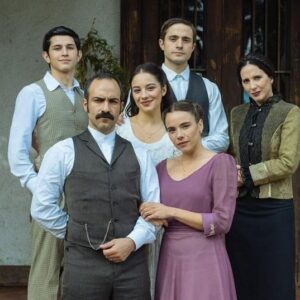 María Gracia Omegna Instagram - Leonor. #elseñordelaquerencia @mega.tv @teleseries_mega pronto.