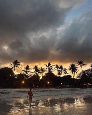 Maria Sten Instagram - spent a week in the bush working on my farmer’s tan so went to the beach to even things out… 

white sand, palm trees, rainbow fish, a few eels, lots and lots of sea urchins, reef snorkeling and lobster dinners.

Kenya beach vacation - 10/10 recommend. 🇰🇪