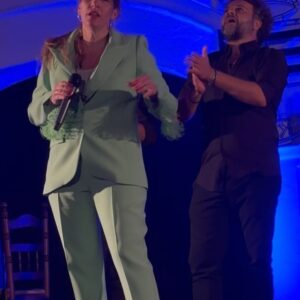 María Toledo Instagram - Alcalá de los Gazules 9/8/2024
Os llevamos en el 💚

Gracias por tanto cariño y por todos los detalles que tenéis en cada concierto con mi Vicente.

#giraVicente2024 #música #conciertos

Gracias @tonifernandezmarcaoficial por el vestuario para mis conciertos 🌷💚
