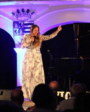 María Toledo Instagram - Alcalá de los Gazules 9/8/2024
Os llevamos en el 💚

Gracias por tanto cariño y por todos los detalles que tenéis en cada concierto con mi Vicente.

#giraVicente2024 #música #conciertos

Gracias @tonifernandezmarcaoficial por el vestuario para mis conciertos 🌷💚