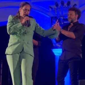 María Toledo Instagram - Alcalá de los Gazules 9/8/2024
Os llevamos en el 💚

Gracias por tanto cariño y por todos los detalles que tenéis en cada concierto con mi Vicente.

#giraVicente2024 #música #conciertos

Gracias @tonifernandezmarcaoficial por el vestuario para mis conciertos 🌷💚