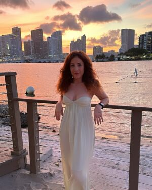 Mariana Avila Instagram - Atardeceres que tienen toda mi atención…👩‍🦰🤍