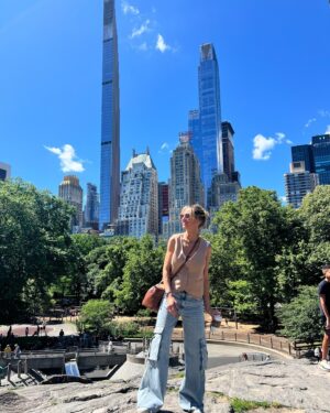 Mariana Fabbiani Instagram - Escapadita a New York 👀
Con la mejor compañía!! ❤️ Amo la magia de esta ciudad que nunca duerme! ✨🗽🍎