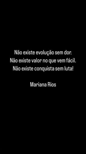 Mariana Rios Instagram - Acabei de passar por um vídeo do @diegohypolito onde ele retrata sua luta e perseverança em busca do melhor desempenho nas Olimpíadas.
Um verdadeiro exemplo de que, com determinação e foco, chegamos onde tanto desejamos estar. Hoje, observamos uma crescente falta de empenho e comprometimento em vários aspectos da vida. No campo pessoal, muitos tendem a evitar compromissos duradouros, trocando relações e responsabilidades com frequência. No âmbito profissional e acadêmico, a dedicação ao trabalho ou ao estudo é frequentemente substituída por uma abordagem mais superficial e efêmera, refletindo uma busca por gratificação instantânea e uma resistência a esforços sustentados. Essa falta de empenho e a volatilidade das relações modernas exemplificam a transição para uma era em que a estabilidade e a profundidade da modernidade sólida deram lugar a um ambiente mais fluido e menos comprometido.
Que o espírito olímpico nos preencha nesse momento com inspiração suficiente para que possamos fazer diferente.
Valorizando cada passo dado, com a certeza de que todo esforço será recompensado.

Não existe evolução sem dor.
Não existe valor no que vem fácil.
Não existe conquista sem luta!

Mariana Rios