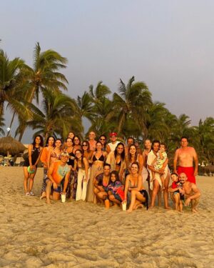 Mariana Torres Instagram - Donde sea pero juntos 🤍 familia
