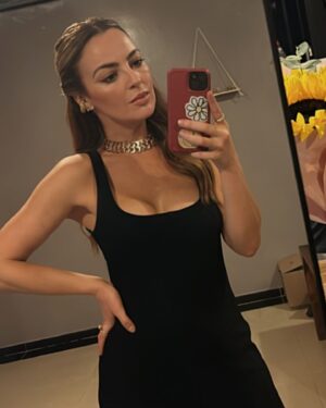 Mariana Torres Instagram - Amamos el color negro 🖤