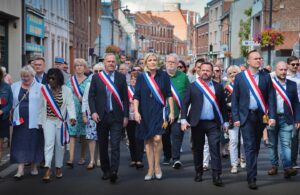Marine Le Pen Instagram - En ce 14 juillet, jour sacré pour nous tous, nous célébrons les plus grands Français de l’Histoire, mais aussi les plus modestes : tous ceux qui ont œuvré ou œuvrent pour le pays, pour sa prospérité et sa grandeur.

À tous les Français, très joyeuse fête nationale ! 🇫🇷