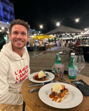 Marine Lorphelin Instagram - Weekend PARFAIT ⛰️🥰
Chamonix tu ne nous déçois jamais ! 

Trail, VTT, rando 💪🏽
Mais aussi super ambiance, bonne nourriture, apéros avec les copains Max & Laurianne et détente dans notre hôtel préféré @foliedoucehotelschamonix ! 

À très bientôt Cham, dans l’effervescence de l’UTMB 🤩

#chamonix #weekendfrance #montagne #lafoliedouce - invitation -
