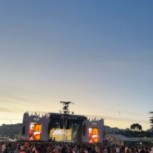 Marisa Cruz Instagram - A vida são dois dias e o @nos_alive são três🤘🏼

#nosalive #pearljam #musicfestival