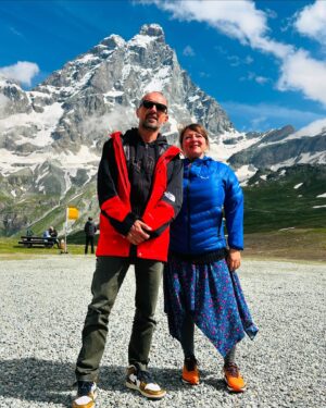 Marisa Passera Instagram - 🏔️Alpine crossing 🏔️ il Cervino 💙 fronte / retro da 2000 metri a 3880 e poi giù a 1620 e ritorno 🚠 #Cervinia #Zermatt @cervinoskiparadise @radiodeejay