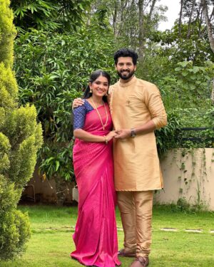 Mariya Prince Instagram - Sachi ❤️ Archana 

Sachi costume @alfaweddingcentre 💛
.
.
.
.
.
.
.
.

#mangalyamserial #zeekeralam #sachi #archana #sachiarchana #mangalyam #love #bestpair #sachiarchanalove