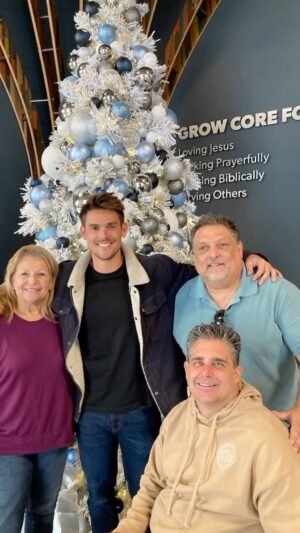 Mark Grossman Instagram - A little Holiday stuff’n