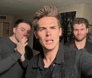 Mark Grossman Instagram - 🎤🤷