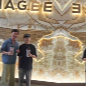 Mark Lee Instagram - 欢迎 #霸王茶姬 回来新加坡!  @chagee.sg 
@sgagxiaoming @catng1313 @joseph.liauw
@dion_s_o_h @lynnchang_ds 
#开张大吉 #生意兴隆
#chagee #chageesingapore #chageegrandopening
