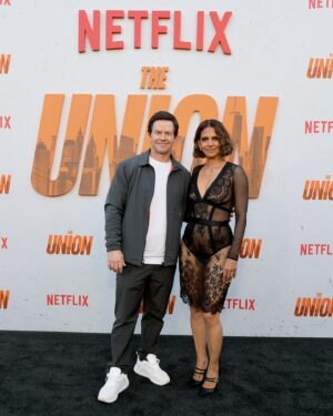 Mark Wahlberg Instagram - Great night celebrating THE UNION with my castmates, director, family and friends! ❤️ Can’t wait for everyone to see it this Friday worldwide on @netflix. 🔥