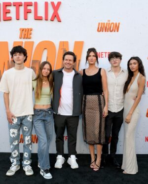 Mark Wahlberg Instagram - Great night celebrating THE UNION with my castmates, director, family and friends! ❤️ Can’t wait for everyone to see it this Friday worldwide on @netflix. 🔥