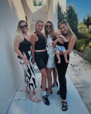 Markéta Vondroušová Instagram - 🫂❤️‍🩹