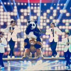 Marko Lehtosalo Instagram - Pandornas panda 🐼

Dom riktiga hjältarna i masked singer får icke förglömmas!

Koreograf: 
Alexandro Duchén 
Vera Prada 

Dansare:
Mia Hellberg
Celine Diop
Daniel Gürow
Marco Wihlborg

Utan er på scen skulle allt känts blekt. Ni är grymma! Tack 👏🏼 ❤️ 🎭 💃🏻 🕺🏼