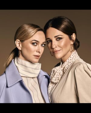 Marta Hazas Instagram - Feliz cumpleaños bonitura ❤️🎉🎂
Me hubiera encantado estar hoy contigo pero no ha podido ser por exigencias de guion. Prometo colarme en tu próximo cumpleaños 😜
Qué sigamos riéndonos así juntas toda la vida, amiguita @pau_eche Love U 
 .
( he tenido que poner una foto de serias después del vídeo random, madre mía que tremendos documentos tengo en mi carrete 😂)