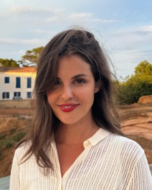 Marta Torné Instagram - Este año he intentado desconectar del teléfono pero sí he hecho muchísimas fotos intentando capturar tantos momentos maravillosos. Formentera es mágica y los amigos y familiares que nos han acompañado todavía más ❤️‍🔥 (esto solo es un avance, aviso 🙏🏻😂)
