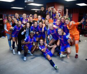 Marta Torrejón Instagram - T E A M ❗️G R À C I E S ❗️

Tots units fem força 😘