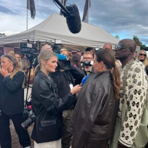 Märtha Louise Instagram - My fiancé @shamandurek and I had the pleasure of attending the @elllenorge party, and again it did not disappoint. It is impressing how they manage to keep the party down to earth and friendly, and at the same time having a guest list filled with the who’s who of Norway where everyone is dressed to a T; a fashionista feast. 

The red carpet was a dazzling spectacle. Everyone looked stunning and dressed to impress in the most fashionable ensembles. I was wearing Hést @heest.no (of course!), feeling amazing in our AW24 leather combo. My awesome fashionista husband to be was in a bohemian chic Holzweiler @holzweiler outfit. 

We had such a fantastic time, filled with hugging, laughing, and being surrounded by so many creative and talented people.

Even the rain couldn’t dampen the spirits. In fact, it added a little extra excitement to the event, making it even more memorable. It was a day of pure joy, celebration, and connection, and I feel so grateful to have been a part of it. 

Clothes @holzweiler @heest.no 
Jewelry @lulufrost 
Photo from @pointdevue 

Thank you again @ellenorge for such an inspiring and great evening where we can break out of the norm and really express ourselves fashion-wise without anyone suggesting anyone is over the top. 

#liberating