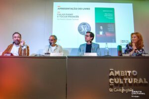 Martim Sousa Tavares Instagram - Obrigado a todos os que vieram e fizeram transbordar a sala do @ambitocultural.eci para o lançamento do livro!
Muito tocado pela vossa presença e pelas palavras do Gonçalo M. Tavares, que me ficaram gravadas na memória. 🥹

Enquanto leitor apaixonado de toda a vida, acho que não há coisa mais bela do que celebrar um livro, a leitura e a partilha de ideias. 💡
O livro segue o seu caminho pelas vossas mãos e eu vou-me encontrando de norte a sul do país com os leitores. Até já!

@livros_zigurate 
@carlosvazmarques