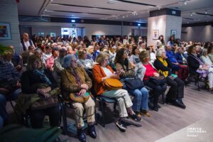 Martim Sousa Tavares Instagram - Obrigado a todos os que vieram e fizeram transbordar a sala do @ambitocultural.eci para o lançamento do livro!
Muito tocado pela vossa presença e pelas palavras do Gonçalo M. Tavares, que me ficaram gravadas na memória. 🥹

Enquanto leitor apaixonado de toda a vida, acho que não há coisa mais bela do que celebrar um livro, a leitura e a partilha de ideias. 💡
O livro segue o seu caminho pelas vossas mãos e eu vou-me encontrando de norte a sul do país com os leitores. Até já!

@livros_zigurate 
@carlosvazmarques