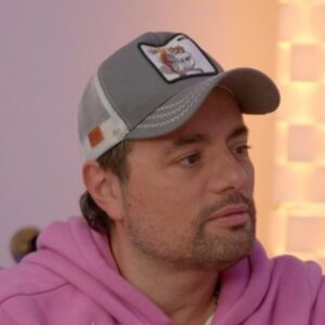 Martín Cárcamo Instagram - Este viernes, Martín llega hasta la casa de Daniel Valenzuela, donde nos contará de su relación con su hermano, nos emocionamos y nos reímos de la vida 🥰

#DeTúaTú junto al gran @martincarcamopapic Viernes después de #T13Central por las pantallas de #Canal13 y www.13.cl 📲🖥