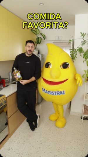 Martín Garabal Instagram - Recibí a Droppy en mi casa, para conocernos, charlar un poco... el equipo de limpieza que menos esperabas!

Spoiler alert: no limpiamos nada. 

#Magistral #LimpiezaAsegurada #LaGotaQueMasRinde