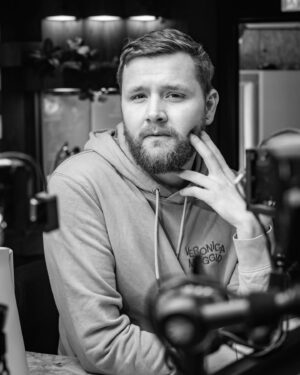 Martin Lepperød Instagram - Var med på lørdagsrådet i helgen og ble kalt elegant, så her kommer tre elegante bilder tatt av @dr.jones og et humorbilde med allergi som tema tatt av meg selv.  god søndag❤️
