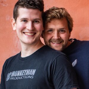 Martin Lepperød Instagram - Denne fantastiske mannen har bursdag. 34 år har du blitt og det skal ikke gå ubemerket❤️ Du er en stjerne, en legende og en god venn. Hva er det du liker best med @henrikfarley ? Jeg kan starte: jeg liker at du alltid vet hvor det finnes mer dipp om man er litt små sulten på fest.
