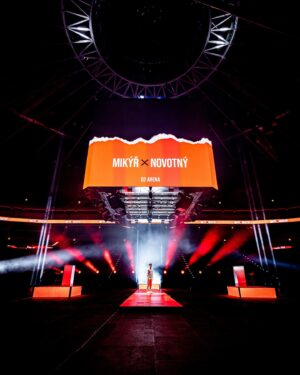 Martin Mikyska Instagram - Nedělali jsme si legraci. Opravdu to bude. 

Jediný rozhovor v životě. Staredown s Jackem, duel s Pirátem, halftime show, prázdná O2 Arena a velké finále.

Dnes | 20:00 | herohero.co/mikyr
