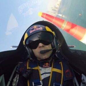 Martin Šonka Instagram - Maximální přesnost při maximální rychlosti. Tak neskutečně opojná kombinace toť jest. Red Bull Air Race 2017, Abu Dhabi. ❤️

Maximal precision at maximal speed. What an amazing combination. Red Bull Air Race 2017, Abu Dhabi. ❤️

#martinsonka #teamsonka #givesyouwings #redbull #redbullathlete @redbull @redbullcz @redbullmotorsports #pilot #czechpilot #pilotlife #pilotslife #aviation #cockpit #airrace #abudhabi