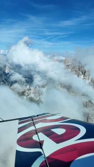Martin Šonka Instagram - Návrat ze závodů v Itálii. Prostě nádhera. 😍👍

Return from European Aerobatic Championship. Flying is so beautiful and over the Alps it is something extra special. 😍👍

#martinsonka #teamsonka #givesyouwings #redbull #redbullathlete @redbull @redbullcz @redbullmotorsports #aerobatics #pilot #czechpilot #pilotlife #pilotslife #aviation @civanews #alps #sky #clouds