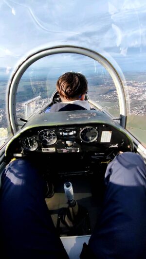 Martin Šonka Instagram - Parádní den polétat s mladými aviatiky. 👍@janjirmus

What a day to fly with our young guns. 👍

@aeroklub_tabor #aktabor #martinsonka #teamsonka #redbullathlete #gliding #czechpilot #pilotlife #pilotslife #aviation #cockpit