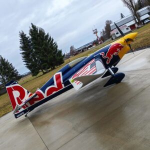 Martin Šonka Instagram - Sekne jí to ue všech stran. Už jí to je v hangáru nějaké dlouhé.

She is beautiful from all directions. She has been already long time in the hangar so it is time to look around if spring is already comming.

#martinsonka #teamsonka #givesyouwings #redbull #redbullathlete @redbull @redbullcz @redbullmotorsports #pilot #czechpilot #pilotlife #pilotslife #aviation #airrace
