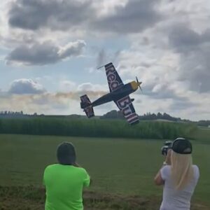 Martin Šonka Instagram - Dnešní polétání na Aviatickém dnu na valašsku . Díky za pozvání. 

I enjoyd so much today's two exhibitions.

#martinsonka #teamsonka #givesyouwings @redbullcz @redbull @redbullmotorsports