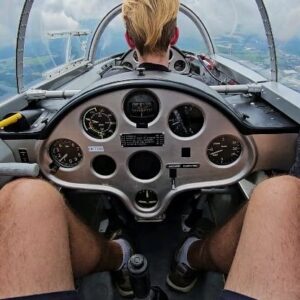 Martin Šonka Instagram - Vždyť létat je tak opojné.

Flying is so beautiful.

#martinsonka #teamsonka #redbullathlete @aeroklub_tabor