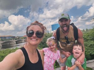 Mary Louis Kanellis-Bennett Instagram - Indianapolis!!!! We don’t know anything as far as my health is concerned but what I do know is I can’t sit at home waiting. So, since Mike has the weekend off we are going to soak up the sun with these beautiful kids.