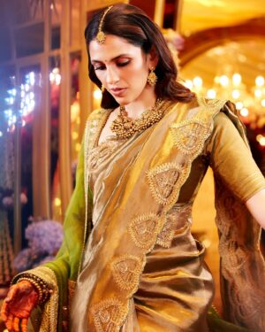 Masaba Gupta Instagram - feeling all the feels cause we styled this look using nani’s jewellery! Love when there’s a blend of tradition and fashion! 🥹🫶🏻🍃

@shloka11 🤌🏻