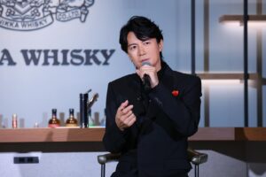 Masaharu Fukuyama Instagram - 今年で創業90周年を迎えたニッカウヰスキーさんの国内スペシャルアンバサダーに就任させていただいております。
ニッカウヰスキーさんが掲げている新たなコミュニケーション・コンセプト“生きるを愉しむウイスキー”を体感できるフラグシップバー『THE NIKKA WHISKY TOKYO』のオープニングセレモニーにお招きいただいた模様が、各ニュース媒体でも公開されております！
こちらもぜひチェックしてみてください。

#ニッカウヰスキー
#福山雅治　
#BROS1991