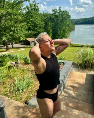 Mason Alexander Park Instagram - I usually dislike swimsuit pics but @sallyfrith took this one of holiday Mason and I’m pleased ☀️