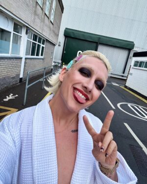 Mason Alexander Park Instagram - Happy Non Binary Awareness Week to my fellow gorgeous gender chaotic creatures. It’s an honor to haunt the living alongside you.❤️‍🔥