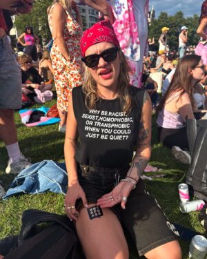 Mason Alexander Park Instagram - So proud to be trans, and to get to be a part of this gorgeous community. Happy Trans Pride London!!! @londontranspride 🏳️‍⚧️