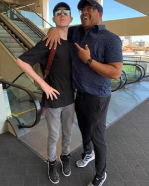 Mason Cook Instagram - I love taking pictures with fans! So good to meet you little guy!