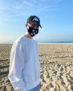 Mason Cook Instagram - What did the ocean say to the beach? Nothing, it just waved. #DadJokesForTheWin 🏝