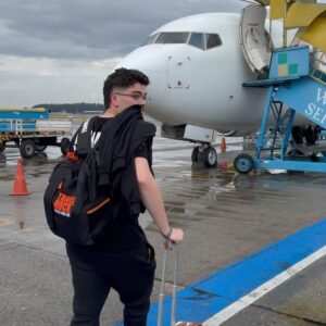 Matheus Lustosa Instagram - to chegando Bari…..
3 ano que to indo e sempre parece a primeira vez 🤩
