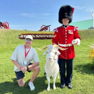 Mathieu Dufour Instagram - Une rencontre qui restera à jamais gravée dans ma mémoire. 🐐