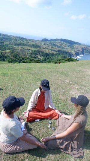 Matías De Stefano Instagram - - NODO ISLA BATANES/FILIPINAS -

La intención de este nodo, es reparar el corazón de la humanidad a través de reconectar las canciones originales, los sonidos primarios, las voces del pasado que diseñan el futuro.

Nos conectamos con las diversas voces que juntas forman el aliento del dragón.

Damos gracias a @playatkido @gephoenix1 y @kimbanne por entregar los cristales en nombre de la Red

♦️♦️

- BATANES ISLAND/PHILIPPINES NODE -

The intention of this node is to repair the heart of humanity through reconnecting the original songs, the primary sounds, the voices of the past that design the future.

We connect with the diverse voices that together form the breath of the dragon.

We thank @playatkido @gephoenix1 and @kimbanne for delivering the crystals on behalf of the Network